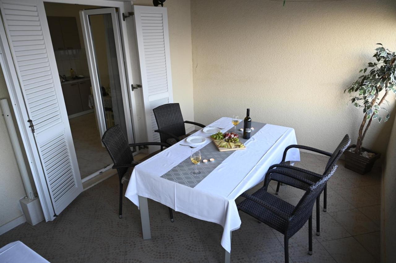 Apartments "Sea View" Miki & Ivana Bol Kültér fotó